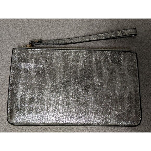 NEW~Neiman Marcus Silver Metallic Fabric Wristlet/Bag/Pouch - Picture 2 of 5